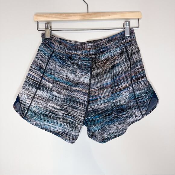Lululemon Hotty Hot Short *Long 4"
Digital Oasis Grey Multi / True Navy - Picture 4 of 5